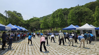 금학동 주민자치회, 어르신 건강 걷기 축제 개최